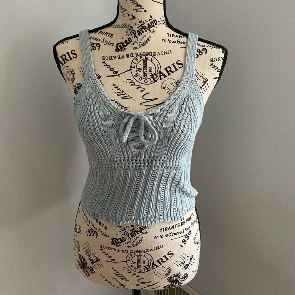 2 cute tops for summer :)